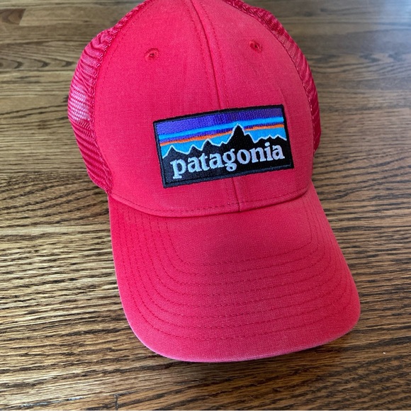 Red Patagonia Trucker Hat SnapBack Embroidered Patch - Picture 2 of 12